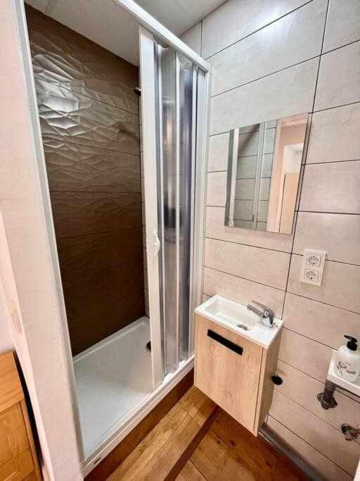 Novelda Centro Habitaciones Con Bano Privado Y Compartido , Cocina Y Terraza Εξωτερικό φωτογραφία