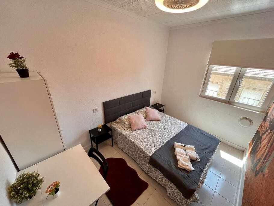 Novelda Centro Habitaciones Con Bano Privado Y Compartido , Cocina Y Terraza Δωμάτιο φωτογραφία